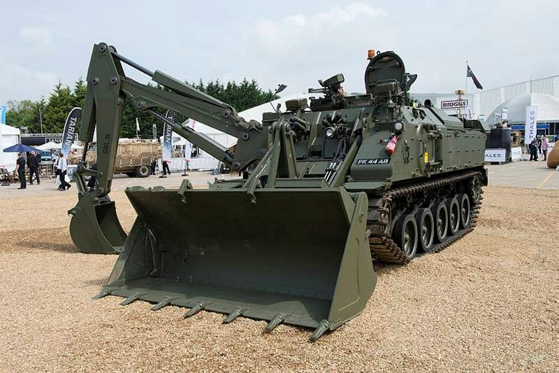 Illustration for article titled 'Terrier' Is The UK's Crazy Leatherman Multi-Tool Of A Combat-Engineering TankÂ